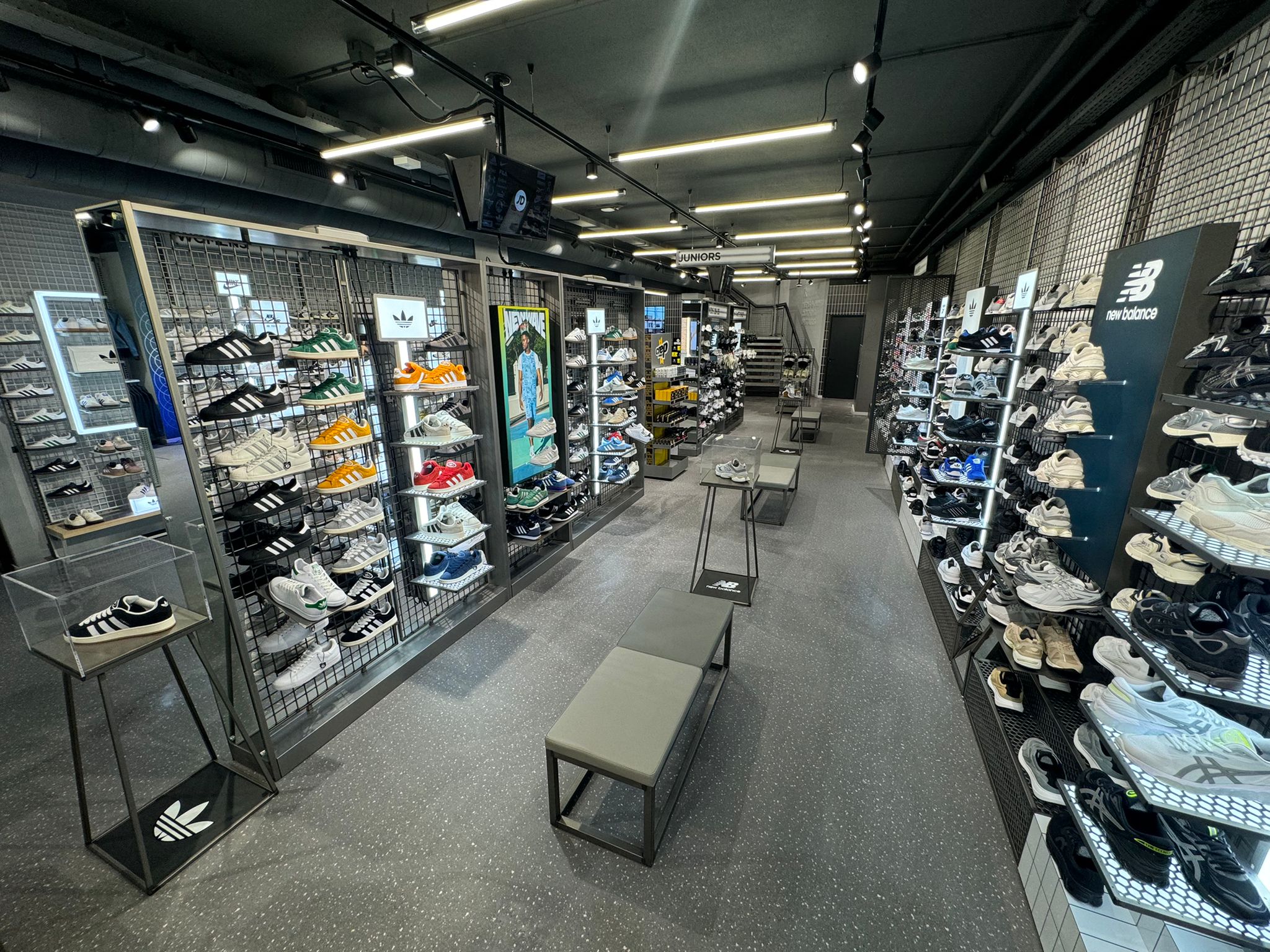 Wide floor overview showing customer flow