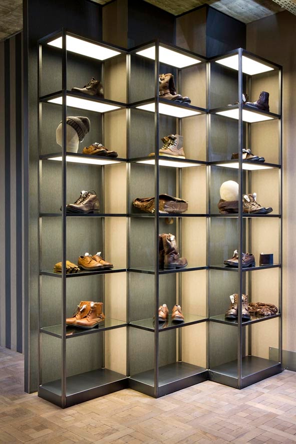 Replay Antwerp modular illuminated product-display system